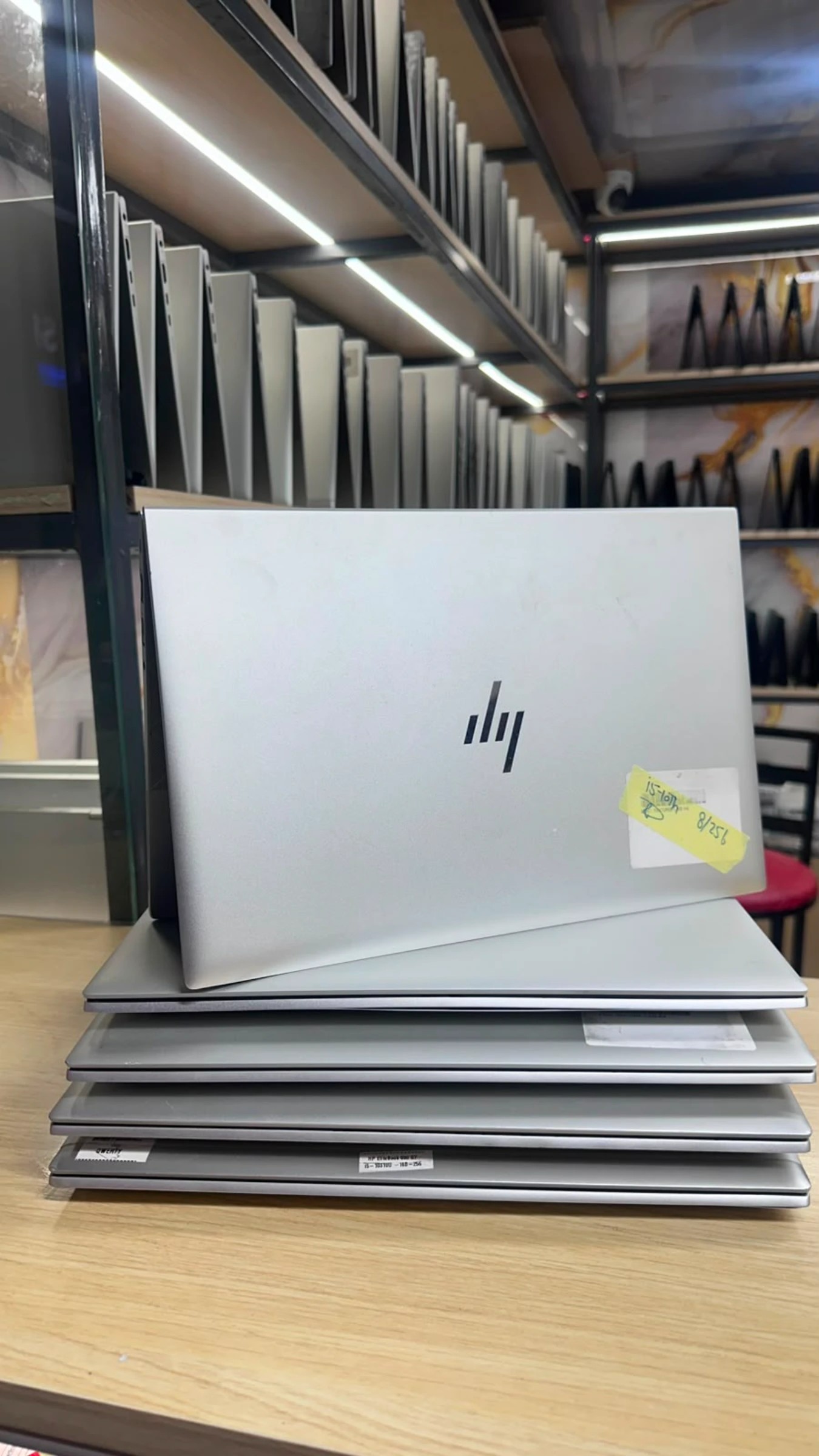 Hp 830 g7 Core i7 10th generation 8gb/256gb ssd